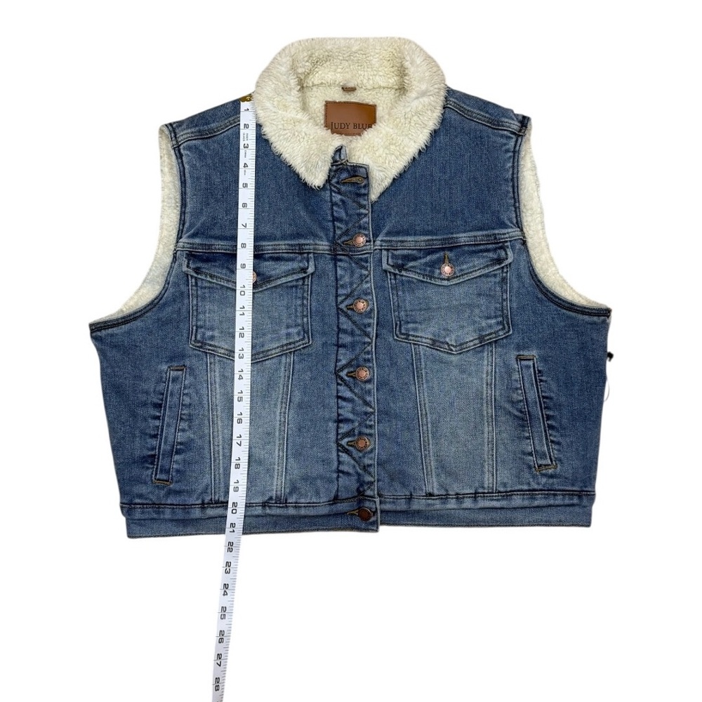 Judy Blue Sherpa Lined Denim Vest 2XL NWT Medium Wash Button Front Cozy Western - Picture 9 of 10